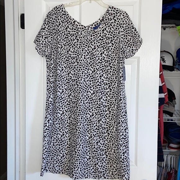 Apt. 9 Dresses & Skirts - NWT Apt 9 dress with pockets